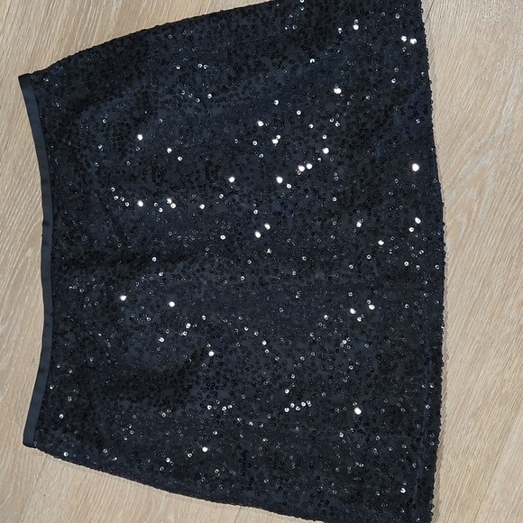 J. Crew Dresses & Skirts - J Crew Women's sz 6 Black Sequin Mini Skirt